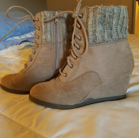 SO Shoes - Wedge booties